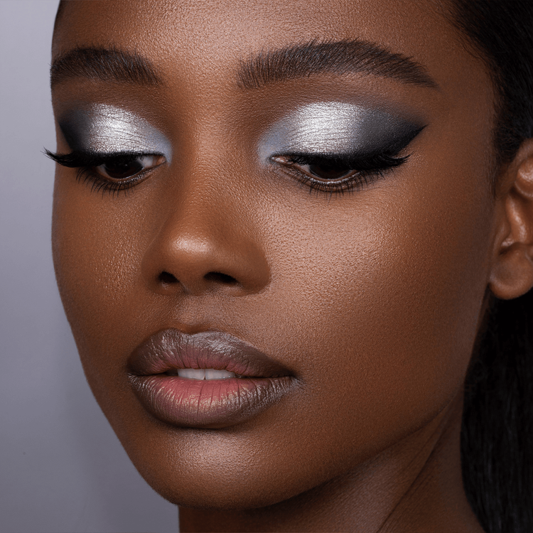 Mini Xenon Paleta mini de sombras mate y metálicas sombras mate y metálicas intensas.