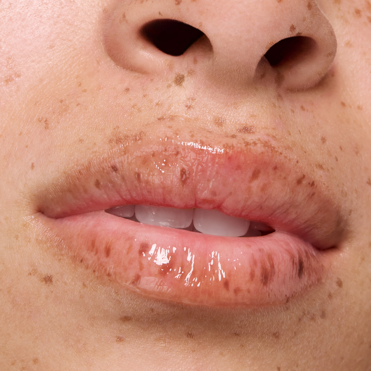 The Super Peptide Glossy Lip Treatment Especial de labios