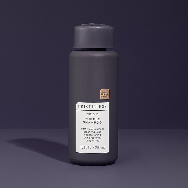 One Purple Shampoo limpia suavemente