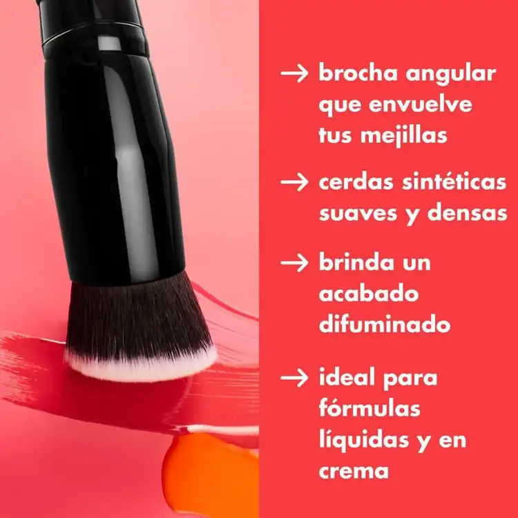 e.l.f. Liquid Blush Brush Brocha suave y angular para rubor