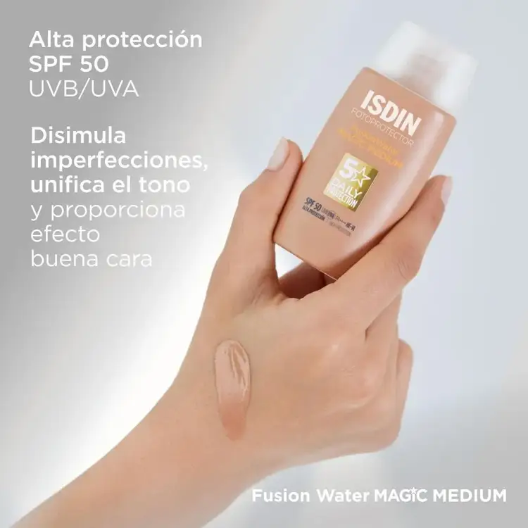 Fusion Water Magic - Protector solar facial, con color y acción antioxidante que protege e hidrata la piel