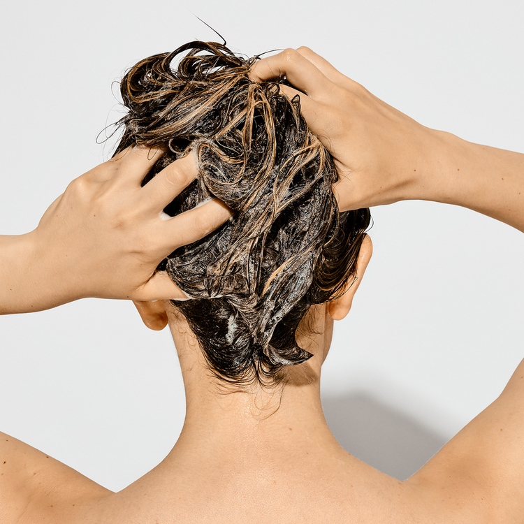 Bond Building - Shampoo reparador, fortalece el cabello dañado