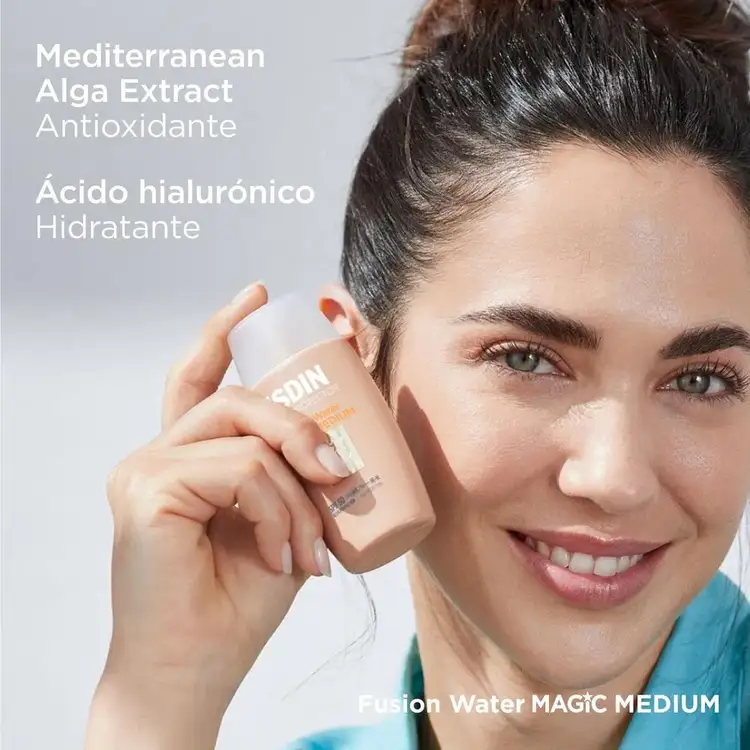Fusion Water Magic - Protector solar facial, con color y acción antioxidante que protege e hidrata la piel