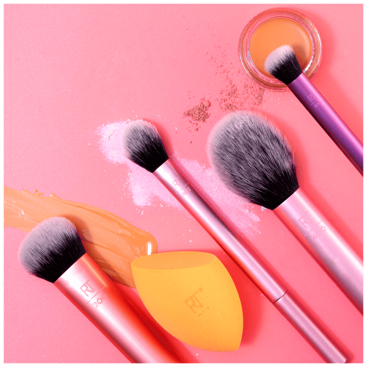Everyday Essentials - Set de brochas y esponja, para aplicación de maquillaje