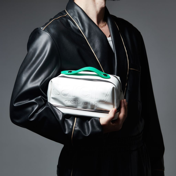 Cosmetiquera - Multicompartimentos antiderrame, de piel vegana