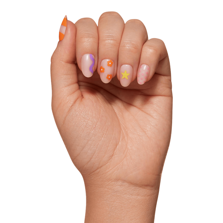 Wild Child Press-On Nails Uñas postizas base semitransparente moderna.
