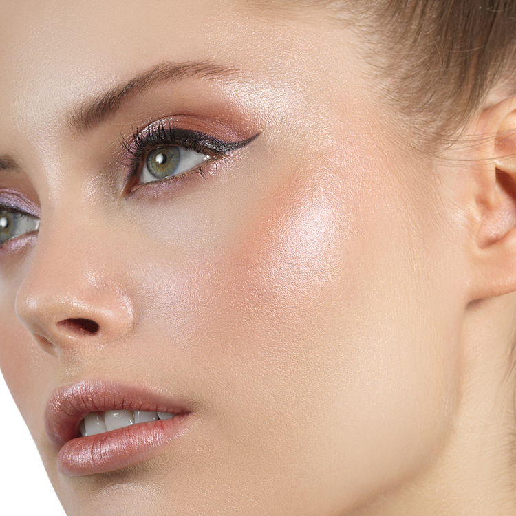 Heaven's Hue Iluminador cremoso y ligero realza la textura