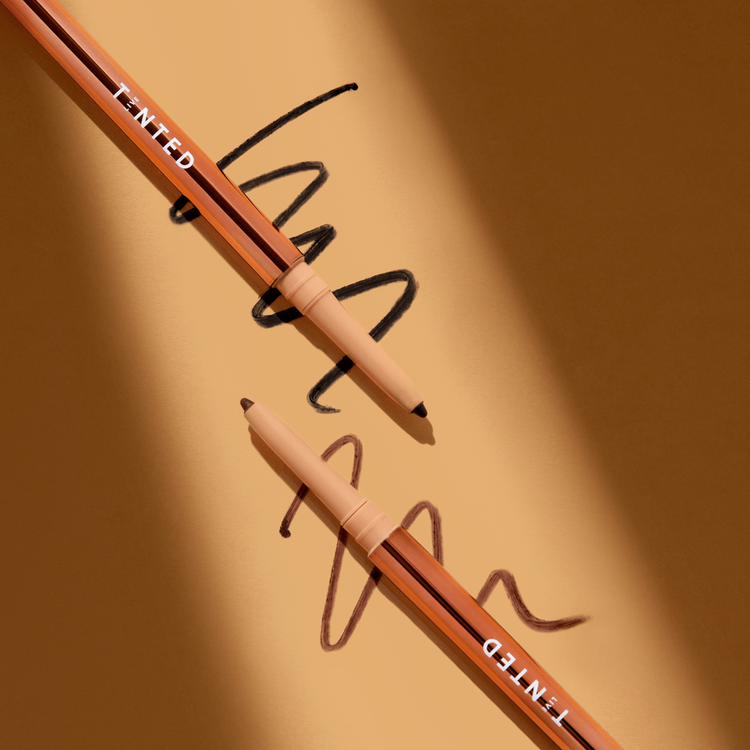 Hueliner Longwearing Kajal - Delineador de ojos, fórmula impermeable