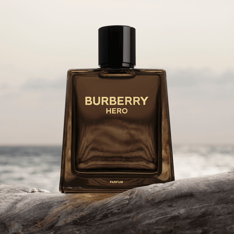 Burberry Hero Perfume perfume con aroma amaderado fresco