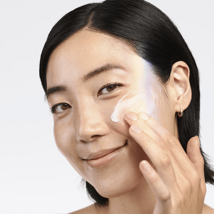 Even Better Brightening Moisturizer SPF 20 - Crema facial, hidrata y protege la piel sensible