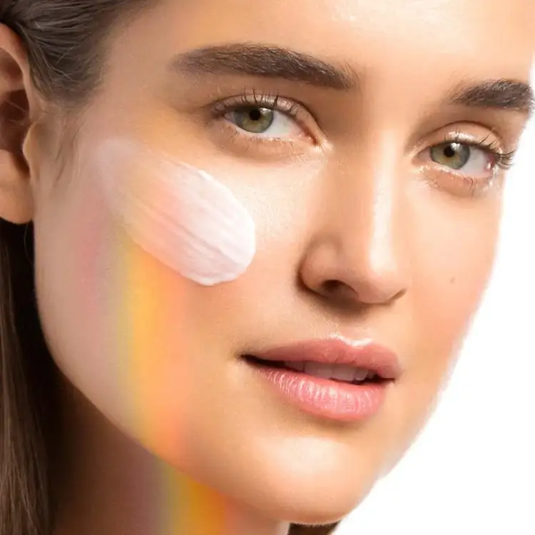 Prisma Protect SPF 30 Moisturizer Protector solar facial previene el daño en la piel