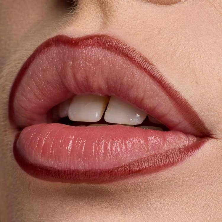 Lip Lingerie Liner - Delineador para labios, con color durante todo el día