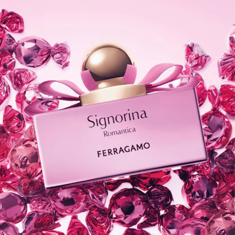 Signorina Romantica - Eau de Parfum, una oda vibrante a la belleza moderna