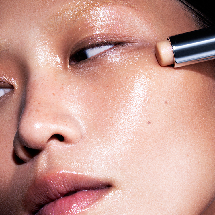 Glow Stick - Barra Iluminadora Brillante Multiusos, hidratante, glow intenso