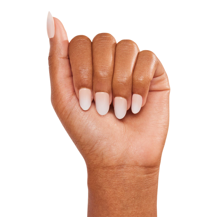 Creamer Press-On Nails Uñas postizas degradado suave de blanco sobre nude.