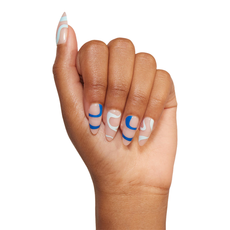 Wavy Blues Press-On Nails Uñas postizas forma almendrada mediana moderna.