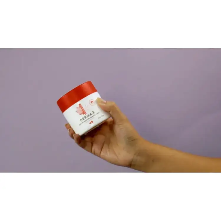 Anti-Wrinkle Retinol Renewal Cream Crema antienvejecimiento reduce líneas de expresión y renueva la piel