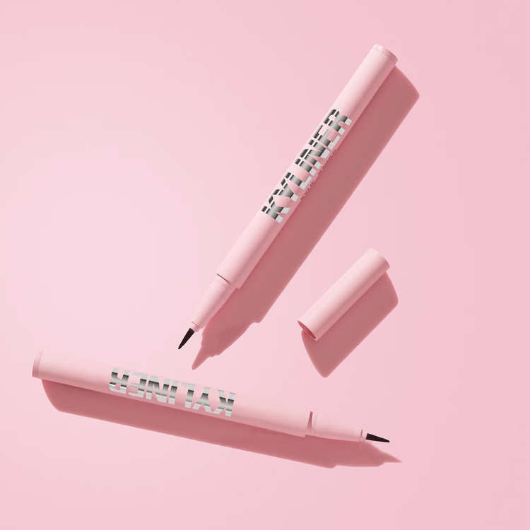 Kylie Liquid Pen Delineador para ojos larga duración