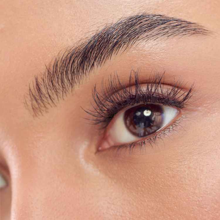 The New Natural Pestañas de tira cruce suave, look diario