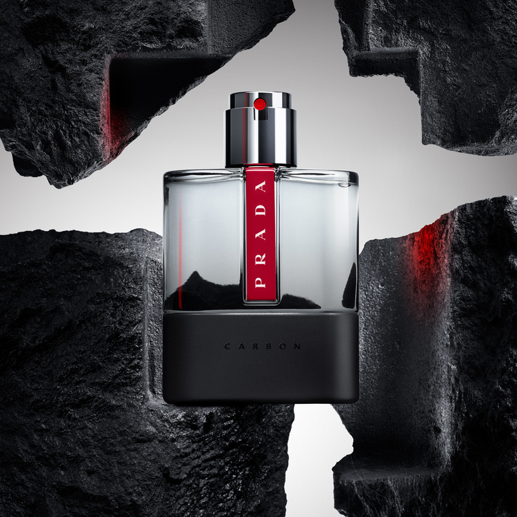 Luna Rossa Carbon Eau De Toilette Perfume para hombre