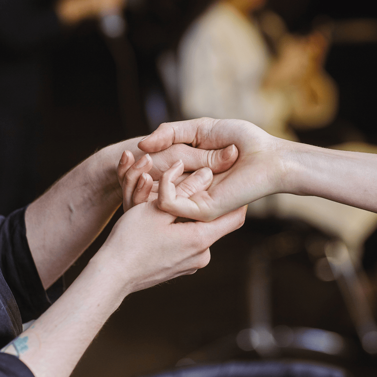 Hand Relief Crema hidratante hidrata y restaura la piel de las manos