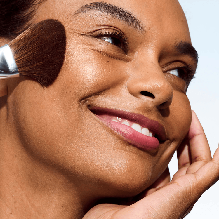 True Highlight Weight - Iluminador, resalta la luminosidad de la piel