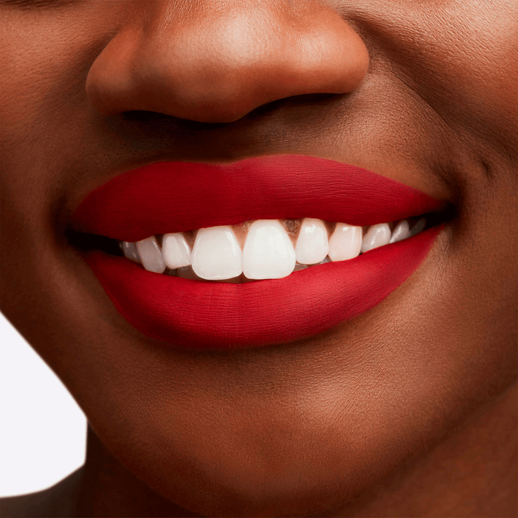 Retro Matte Liquid Lipcolour Labial color mate, cobertura y duración