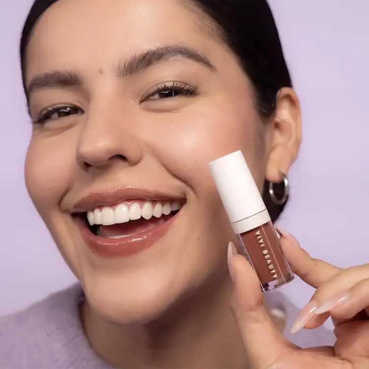 Soft Kiss - Lip Oil Brillo Labial, hidratante no pegajoso 2.5gr YIYI BEAUTY