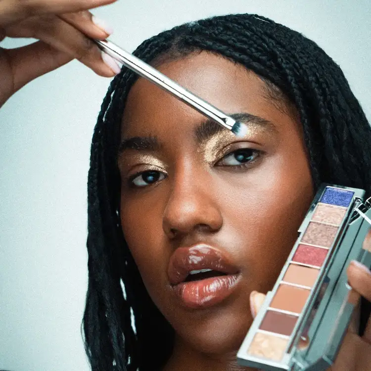 La Mil Sombras - Paleta de sombras, con brocha doble 2 en 1