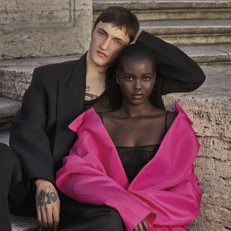 Born In Roma Intense - Eau de Parfum, aroma floral ámbar magnética