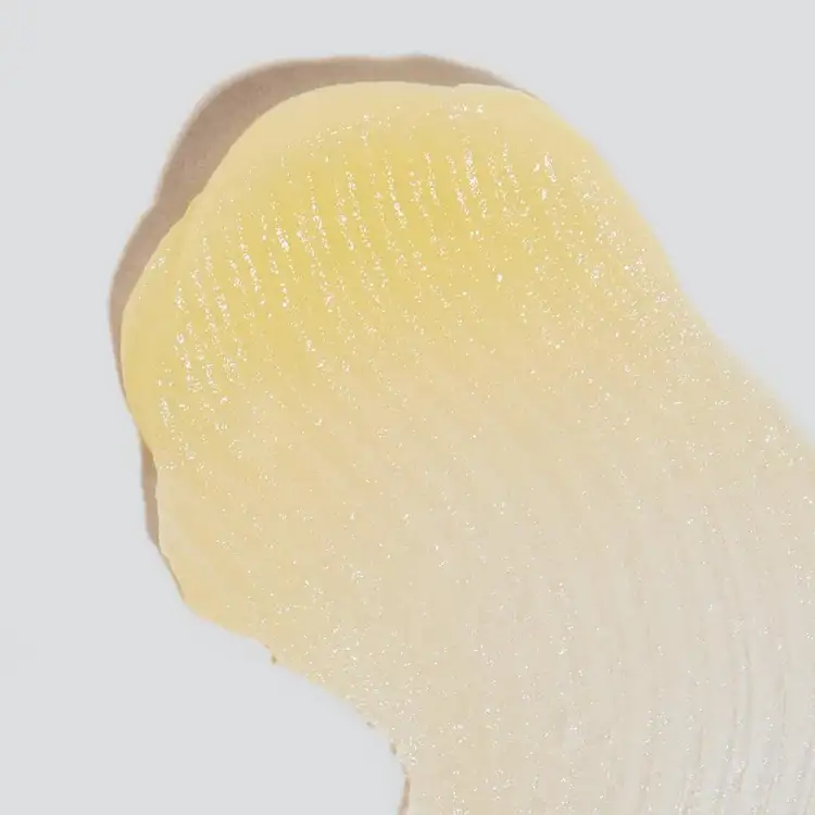 Multivitamin Exfoliante elimina las células opacas de la piel