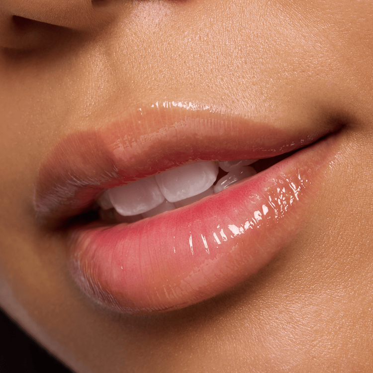 The Super Peptide Glossy Lip Treatment Especial de labios