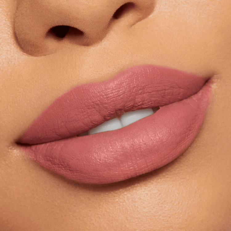 Kylie Velvet Lip Kit - Labial líquido y delineador, hasta 24h de duración continua
