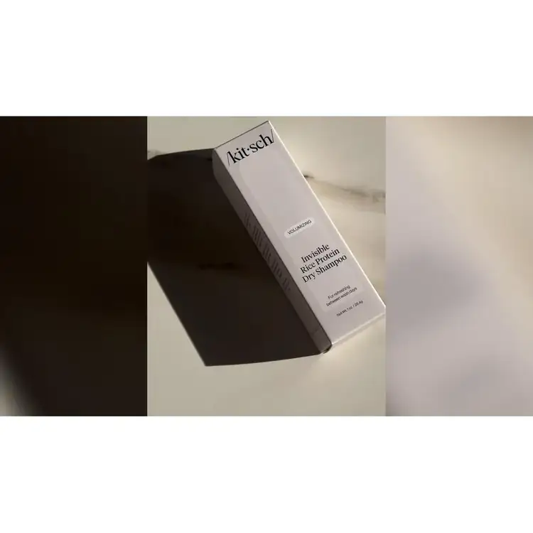 Volumizing Rice Protein Shampoo en seco deja el cabello fresco