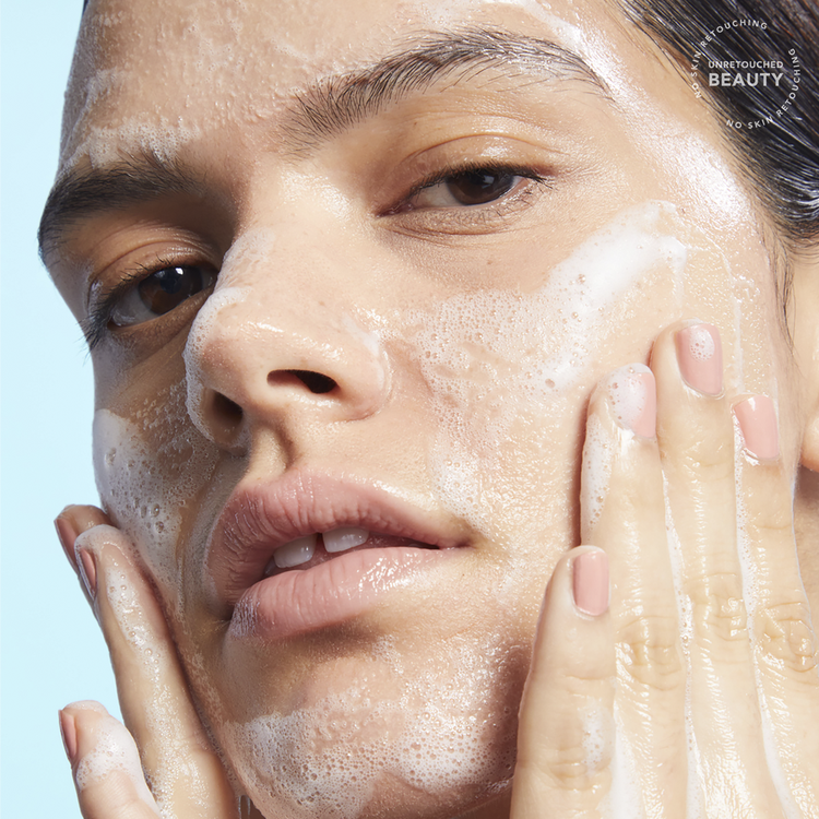 The Cult Classic Fragrance Free Purifying Limpiador facial limpia las impurezas