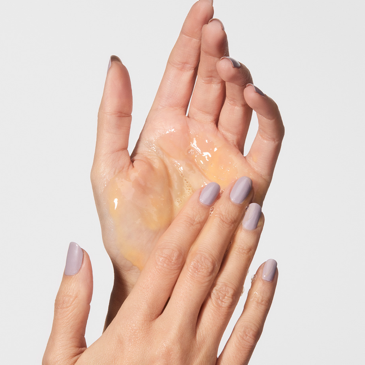 Immortal Bloom Hydrating Bálsamo limpiador limpia e hidrata la piel