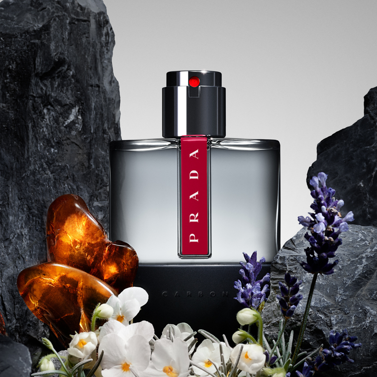 Luna Rossa Carbon Eau De Toilette Perfume para hombre