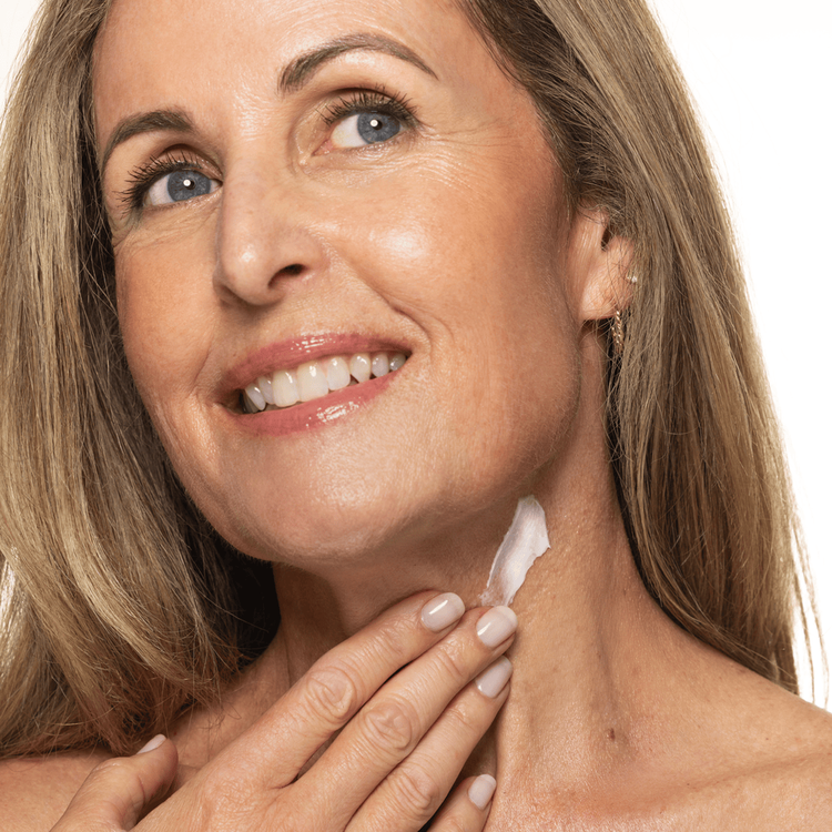 Super Rich Ceramide + Collagen Crema reafirmante facial reafirma e hidrata la piel