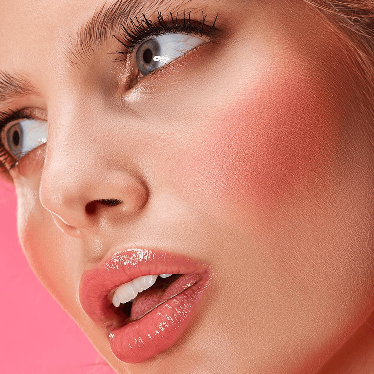 Cheek Freak Matte - Rubor, acabado mate y sedoso de larga duración