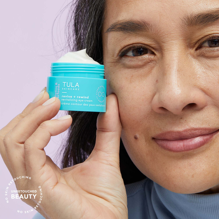 Revive & Rewind Revitalizing Crema de ojos revitalizante reafirma y nutre visiblemente