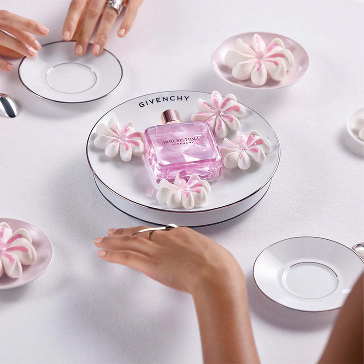 Irresistible Nectar - Eau De Parfum, fragancia gourmand que envuelve la deliciosa estela de rosa glaseada