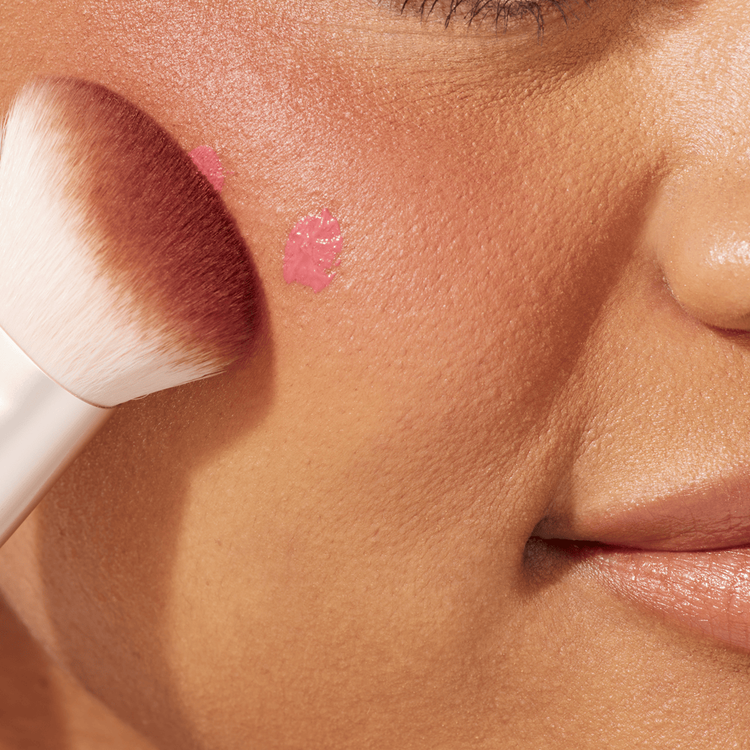 Cloud Blush - Rubor difuminador, color vibrante y uniforme