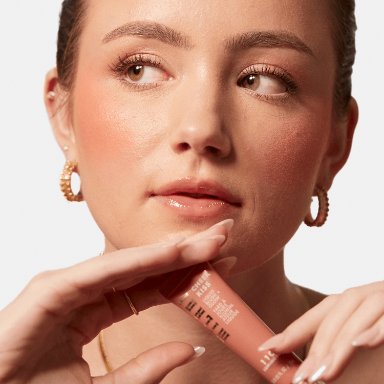Cheek Kiss Liquid Blush + Glow - Rubor líquido, fórmula modulable con acabado radiante