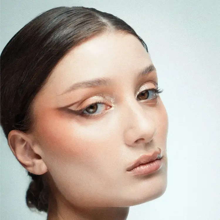 La Mil Sombras - Paleta de sombras, con brocha doble 2 en 1