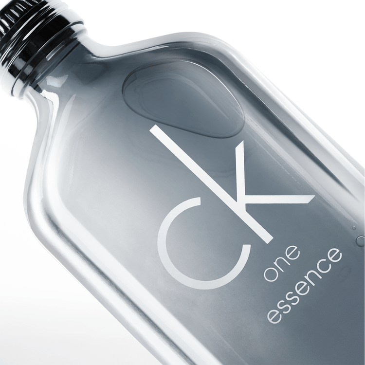 CK One Essence - Parfum Intense, dos veces más concentrada