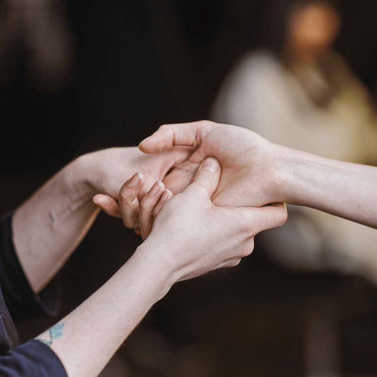 Hand Relief Crema hidratante hidrata y restaura la piel de las manos