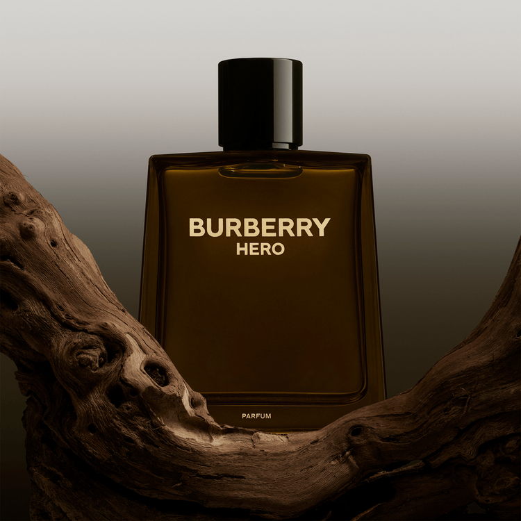 Burberry Hero Perfume perfume con aroma amaderado fresco