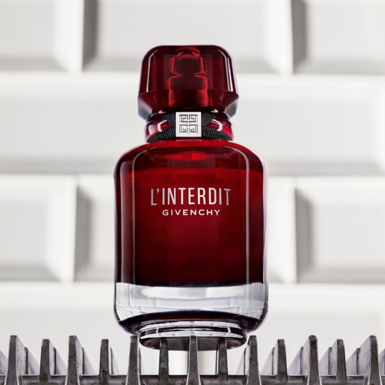 L'Interdit Rouge - Eau De Parfum, Aviva las llamas del deseo