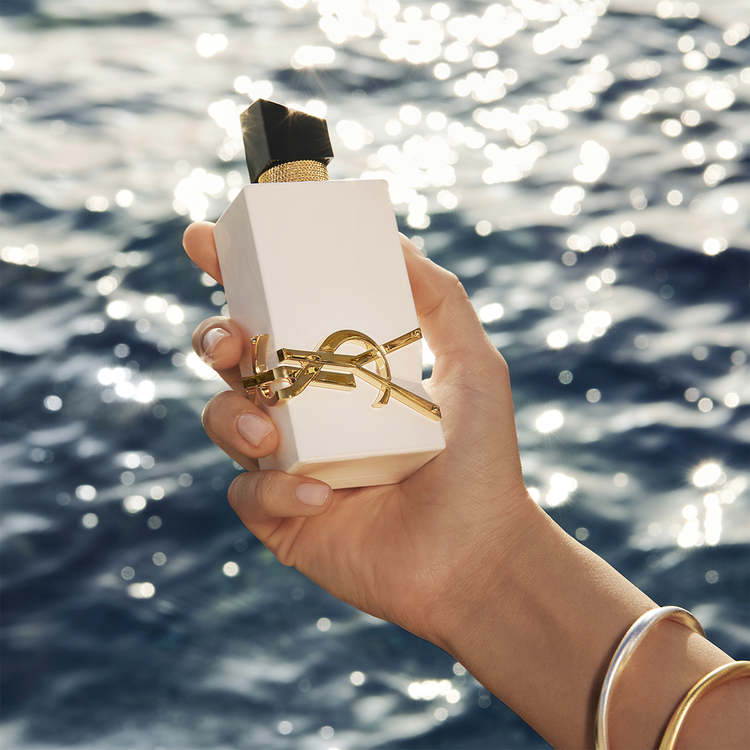Libre L'Eau Nue - Eau de Parfum 90 ml, captura la elegancia de la mujer moderna