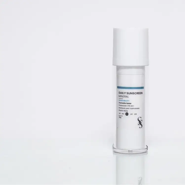 Skincare Protector solar protege, hidrata y combate los signos del envejecimiento